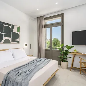 https://the-old-distillery-premium-suites.rethymnohotels.net